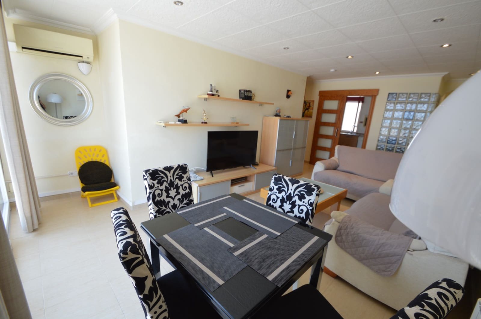 3 bedroom Flat for rent in Vinaros - € 800 (Ref: 9948907)