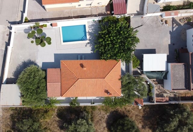Chalet de 3 habitaciones en Vinaròs en venta con piscina garaje - 435.000 € (Ref: 9953056)