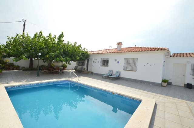 Chalet de 3 habitaciones en Vinaròs en venta con piscina garaje - 435.000 € (Ref: 9953056)