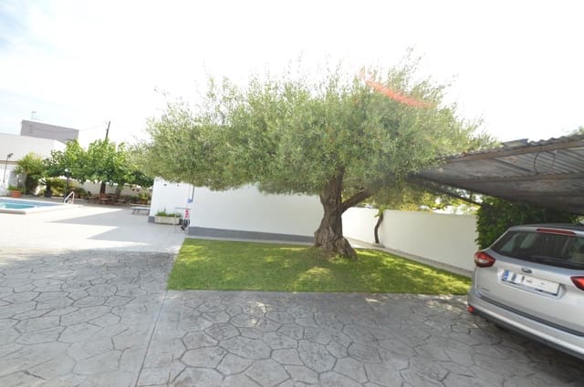 Chalet de 3 habitaciones en Vinaròs en venta con piscina garaje - 435.000 € (Ref: 9953056)