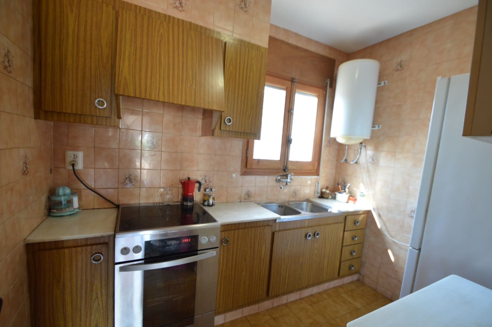2 bedroom Villa for sale in Vinaros with garage - € 250,000 (Ref: 9956614)