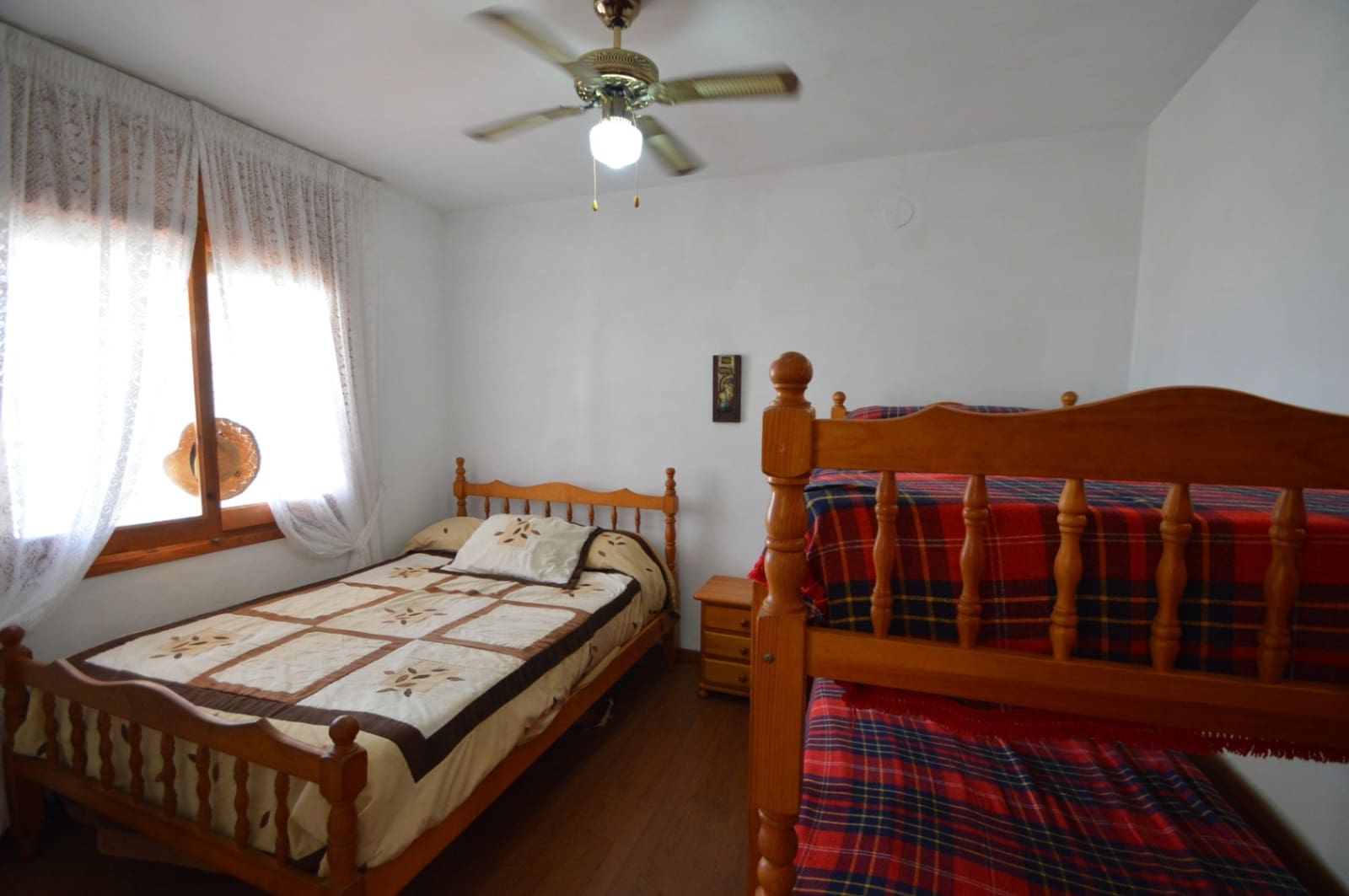 2 bedroom Villa for sale in Vinaros with garage - € 250,000 (Ref: 9956614)