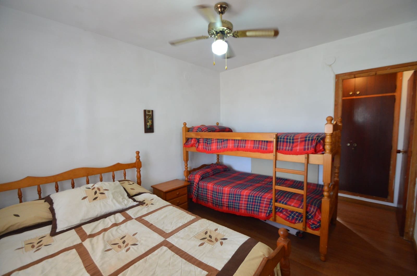 2 bedroom Villa for sale in Vinaros with garage - € 250,000 (Ref: 9956614)