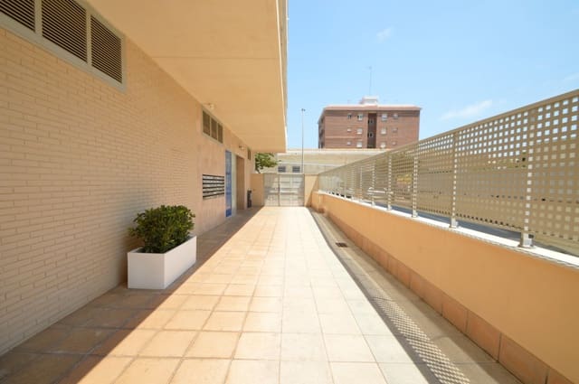 Piso de 2 habitaciones en Vinaròs en venta con piscina garaje - 225.000 € (Ref: 9989965)