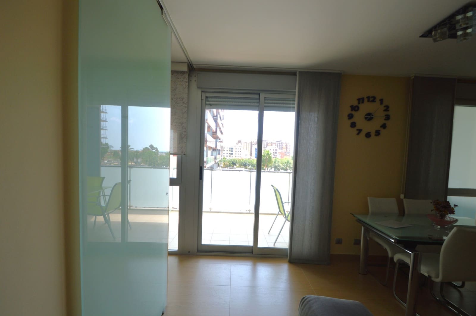 Piso de 2 habitaciones en Vinaròs en venta con piscina garaje - 225.000 € (Ref: 9989965)