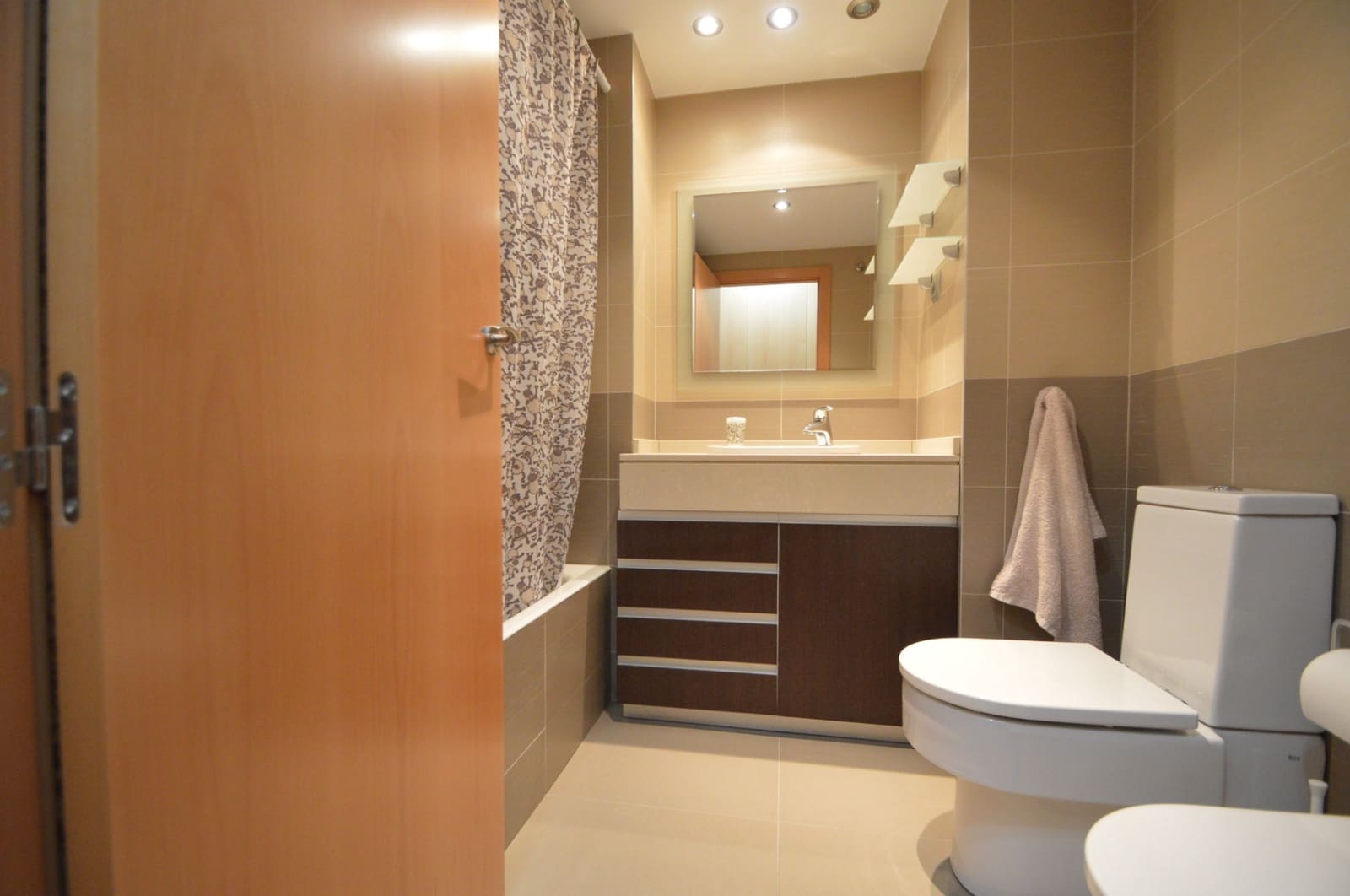 Piso de 2 habitaciones en Vinaròs en venta con piscina garaje - 225.000 € (Ref: 9989965)