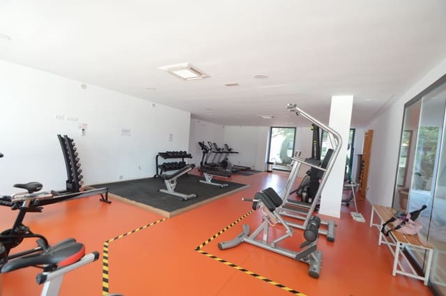 Piso de 2 habitaciones en Vinaròs en venta con piscina garaje - 225.000 € (Ref: 9989965)