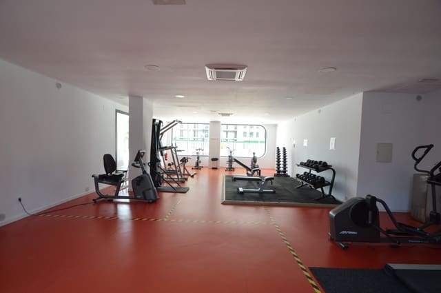 Piso de 2 habitaciones en Vinaròs en venta con piscina garaje - 225.000 € (Ref: 9989965)