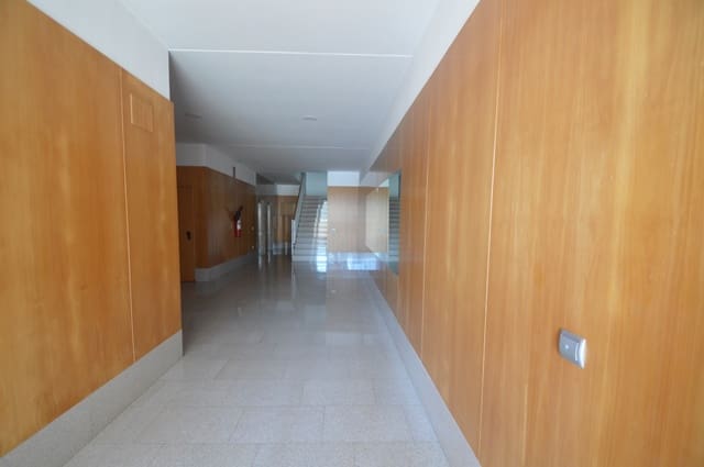 Piso de 2 habitaciones en Vinaròs en venta con piscina garaje - 225.000 € (Ref: 9989965)