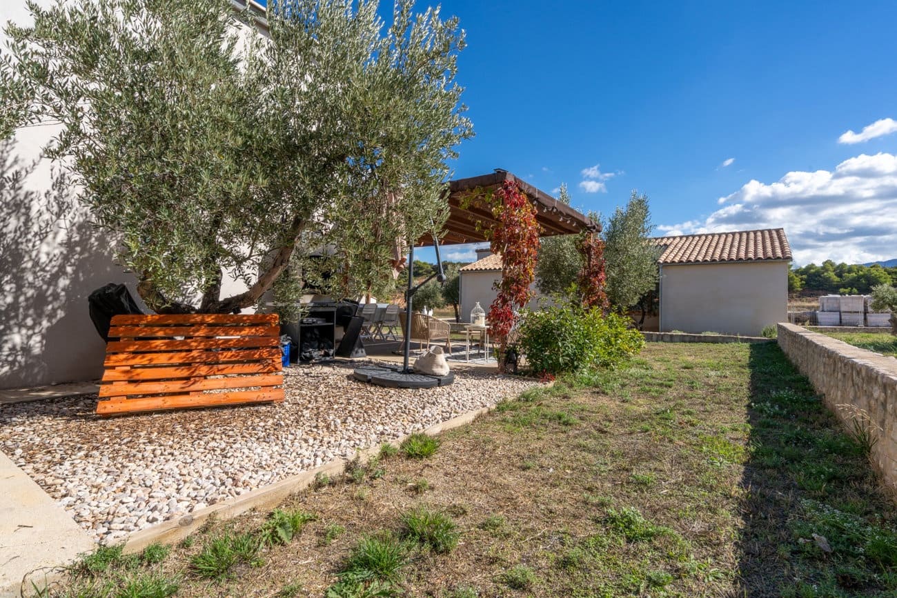 3 slaapkamer Villa te koop in Arnes - € 350.000 (Ref: 10158707)