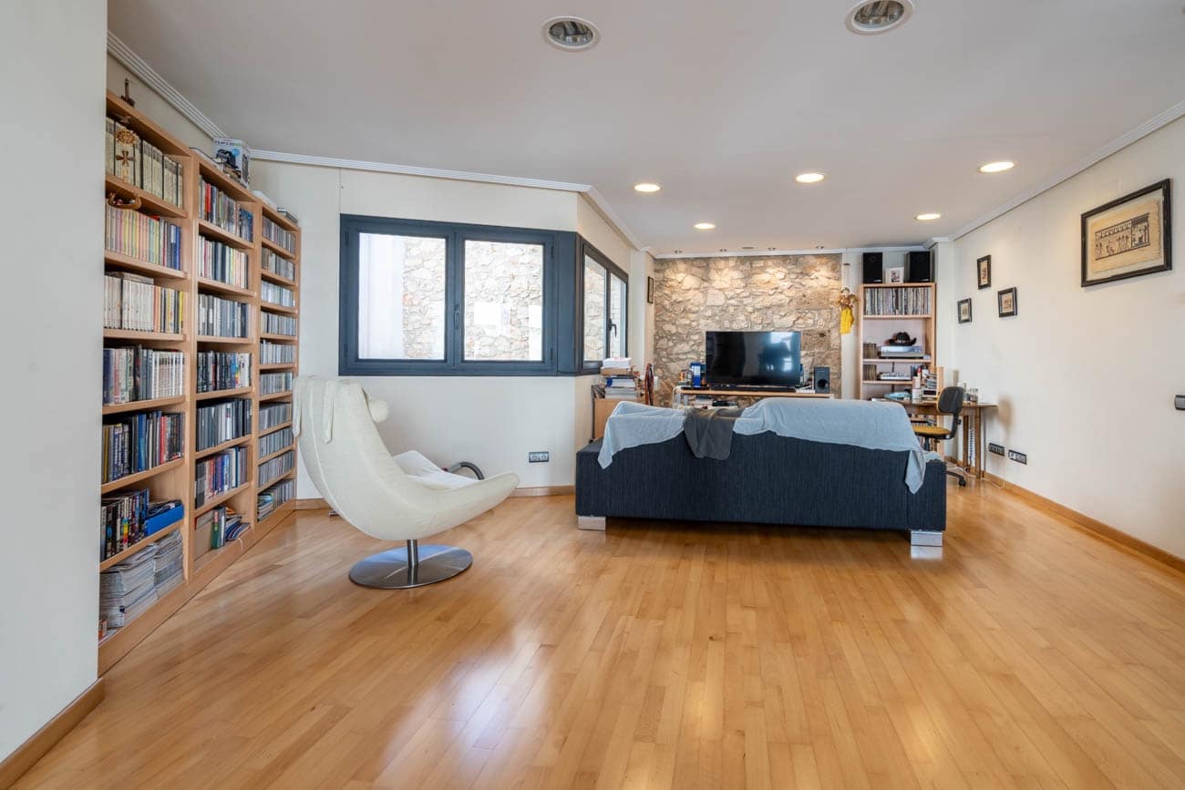 4 Zimmer Haus zu verkaufen in La Senia mit Garage - 315.000 € (Ref: 10174231)