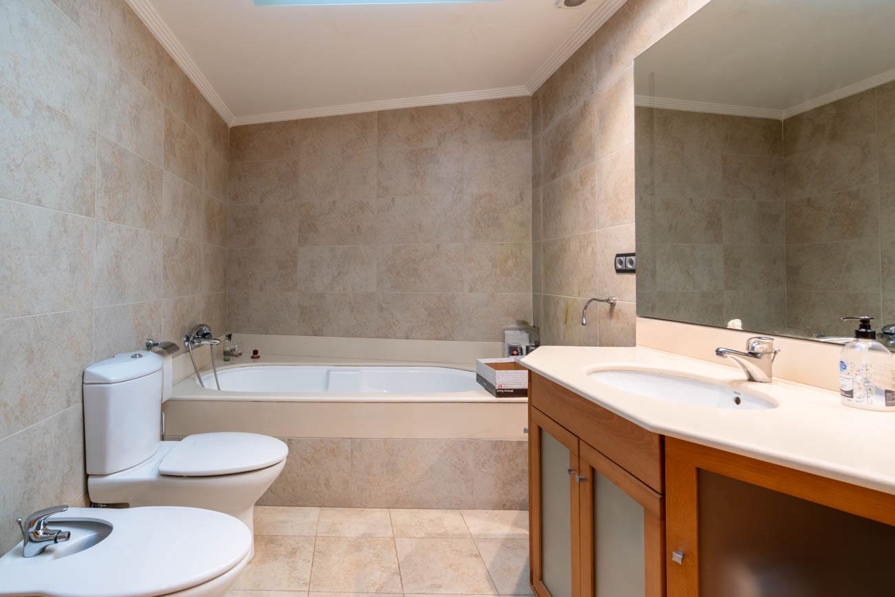 4 Zimmer Haus zu verkaufen in La Senia mit Garage - 315.000 € (Ref: 10174231)