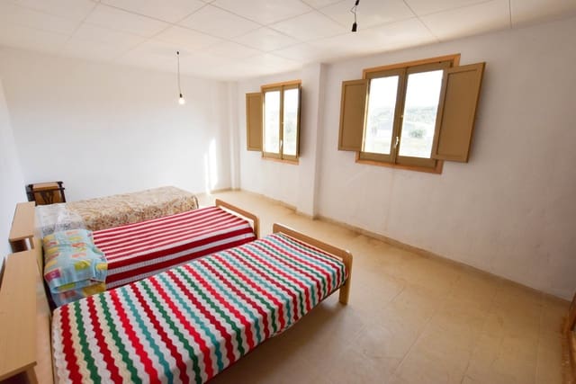 Finca/Casa Rural de 4 habitaciones en Tortosa en venta - 140.000 € (Ref: 4250437)