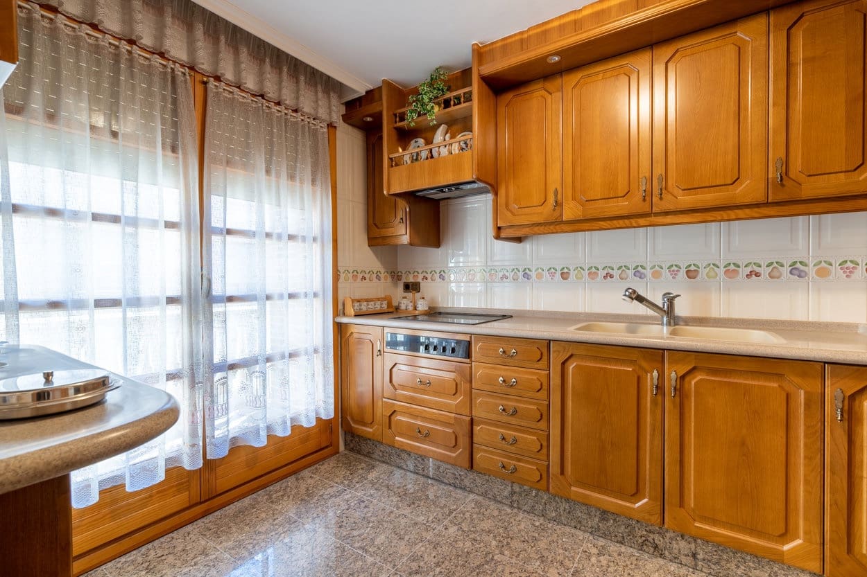 4 quarto Casa em Banda para venda em Bitem com garagem - 265 000 € (Ref: 6609705)