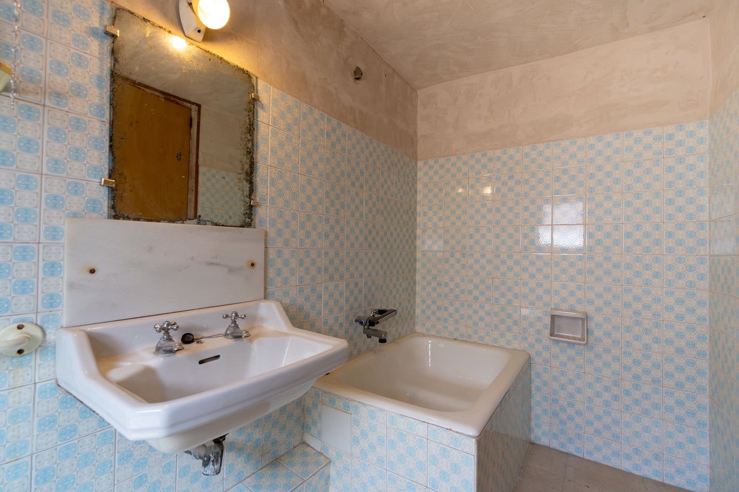 4 bedroom Townhouse for sale in Horta de Sant Joan - € 120,000 (Ref: 7756909)