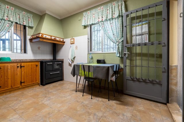 4 chambre Villa/Maison à vendre à Els Reguers, Tortosa avec piscine - 280 000 € (Ref: 7789707)