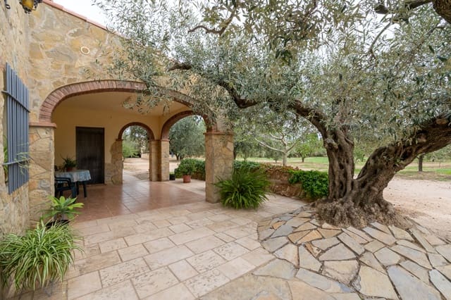 4 chambre Villa/Maison à vendre à Els Reguers, Tortosa avec piscine - 280 000 € (Ref: 7789707)