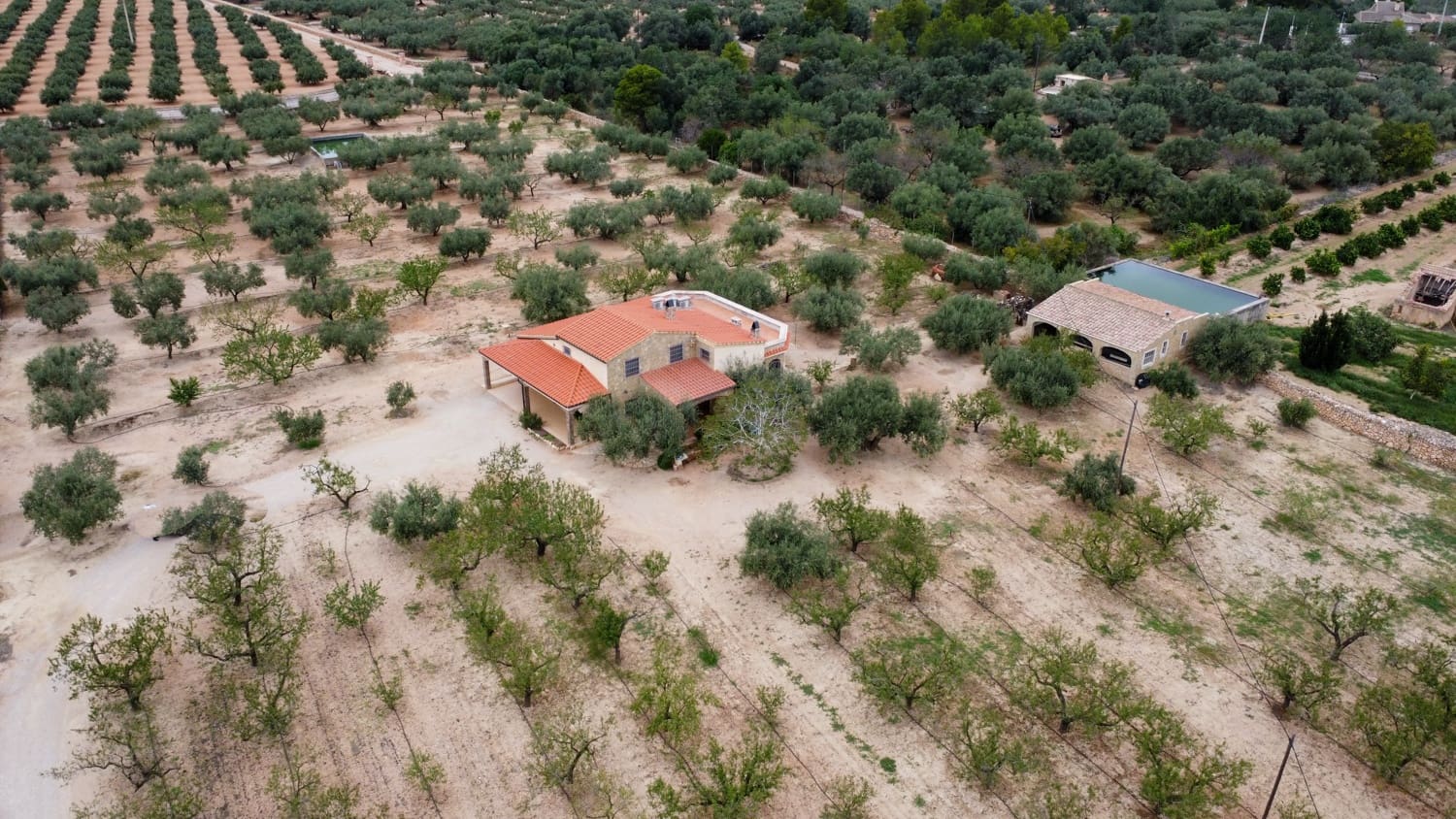 4 slaapkamer Villa te koop in Els Reguers met zwembad - € 280.000 (Ref: 7789707)