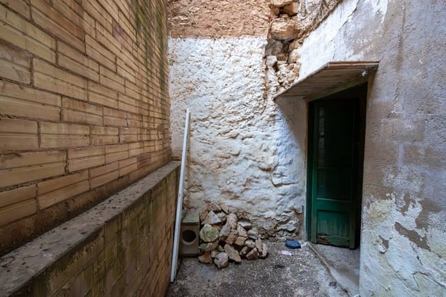 Townhouse for sale in Freginals - € 20,000 (Ref: 8069468)