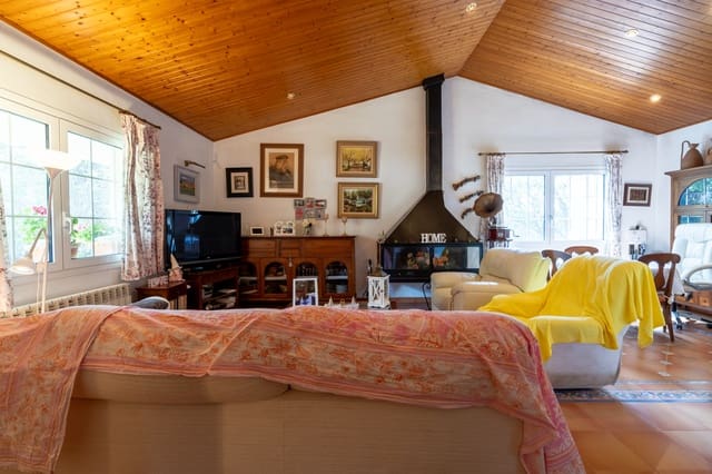 4 bedroom Villa for sale in Tortosa - € 410,000 (Ref: 8268605)