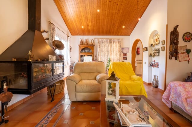 4 bedroom Villa for sale in Tortosa - € 410,000 (Ref: 8268605)
