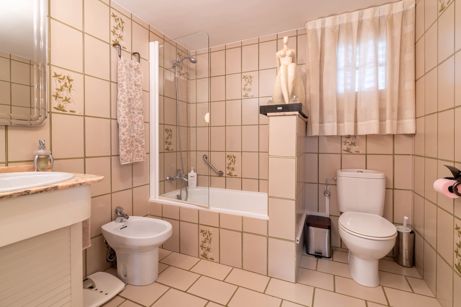 4 bedroom Villa for sale in Roquetes with pool - € 975,000 (Ref: 8602372)