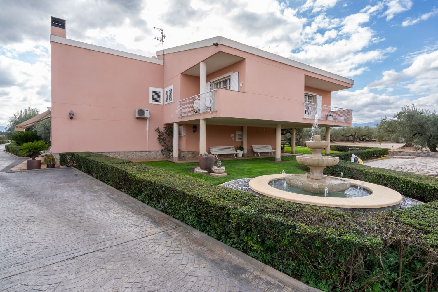 4 bedroom Villa for sale in Roquetes with pool - € 975,000 (Ref: 8602372)