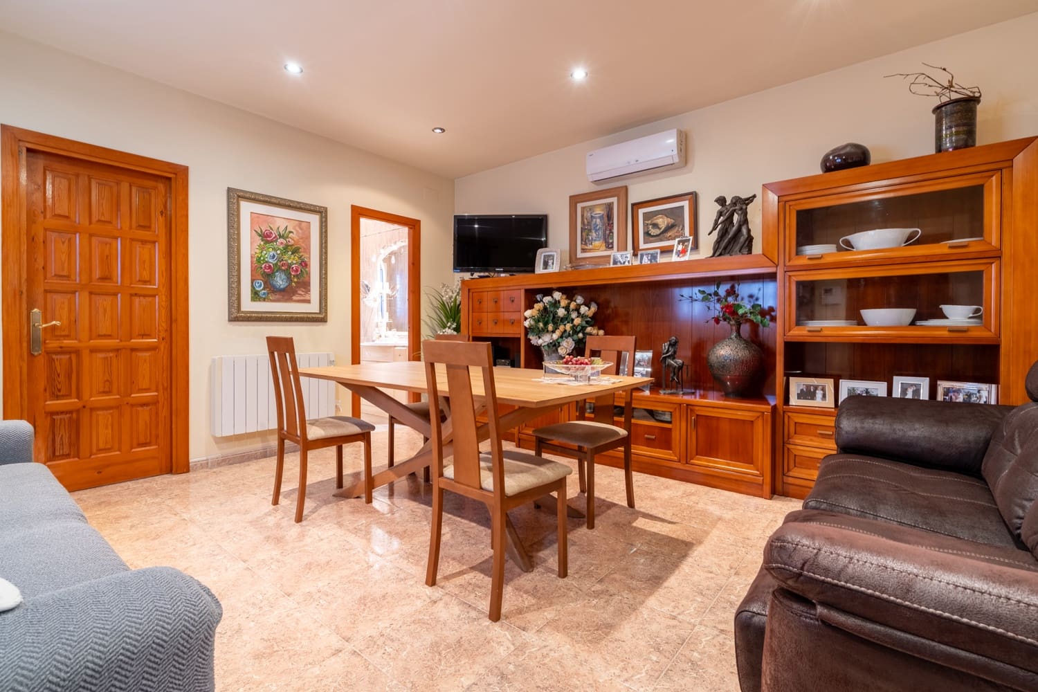 4 bedroom Villa for sale in Roquetes with pool - € 975,000 (Ref: 8602372)