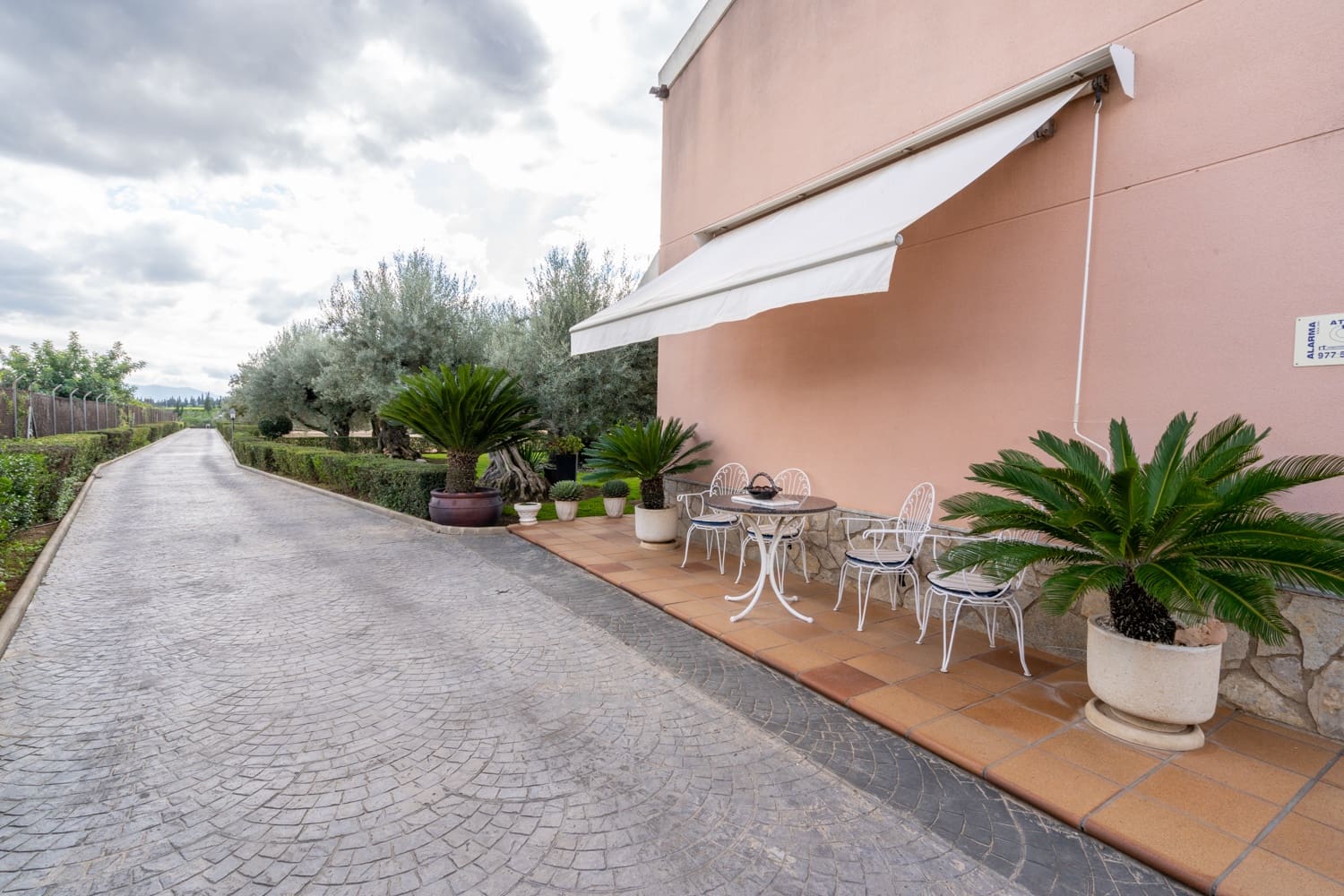 4 bedroom Villa for sale in Roquetes with pool - € 975,000 (Ref: 8602372)