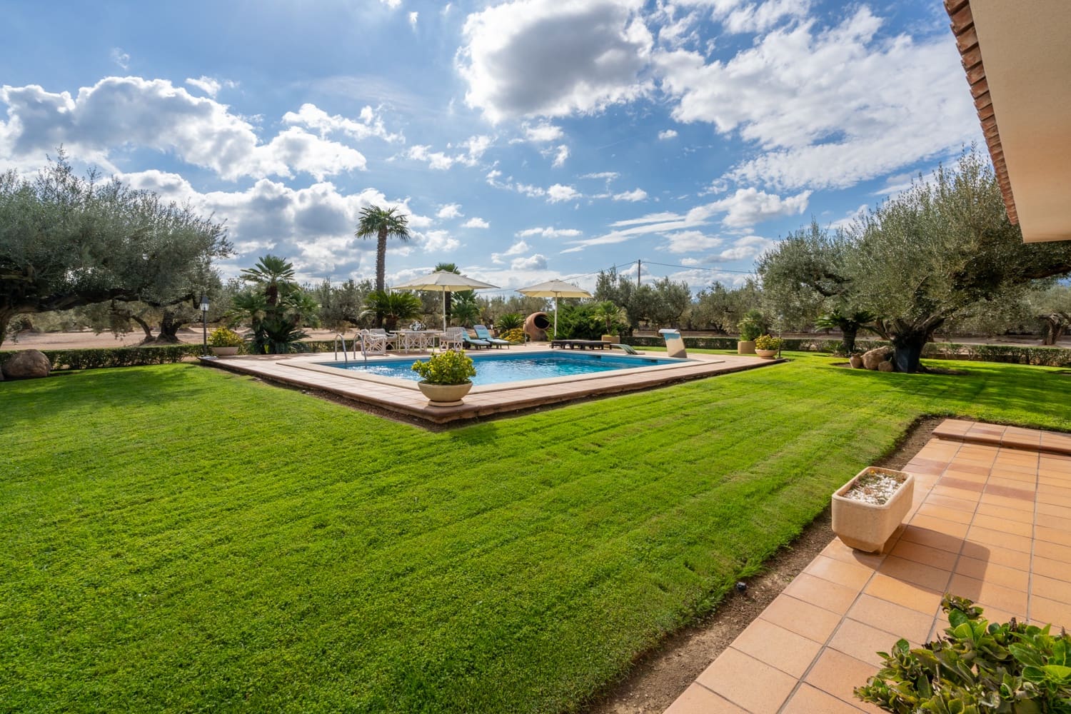 4 bedroom Villa for sale in Roquetes with pool - € 975,000 (Ref: 8602372)