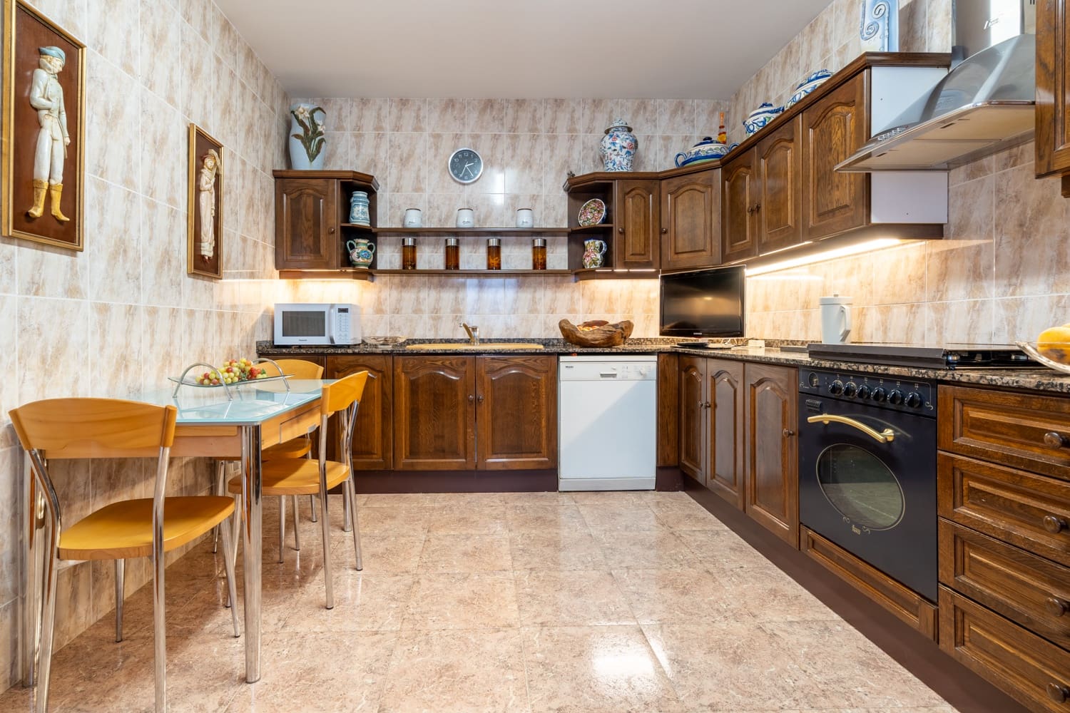 4 bedroom Villa for sale in Roquetes with pool - € 975,000 (Ref: 8602372)