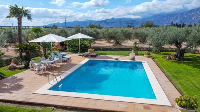 4 quarto Moradia para venda em Roquetes com piscina - 975 000 € (Ref: 8602372)