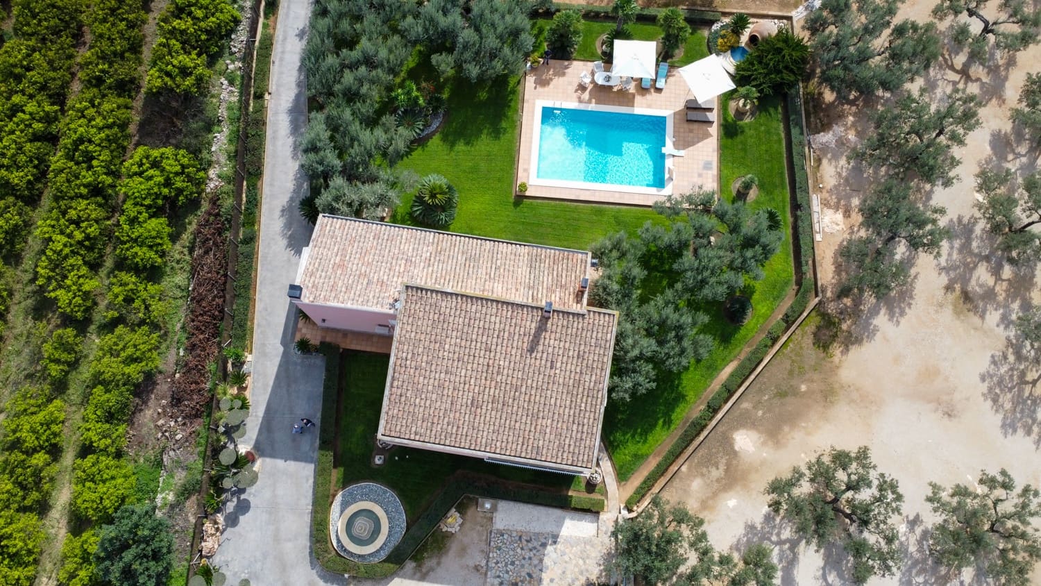 4 bedroom Villa for sale in Roquetes with pool - € 975,000 (Ref: 8602372)