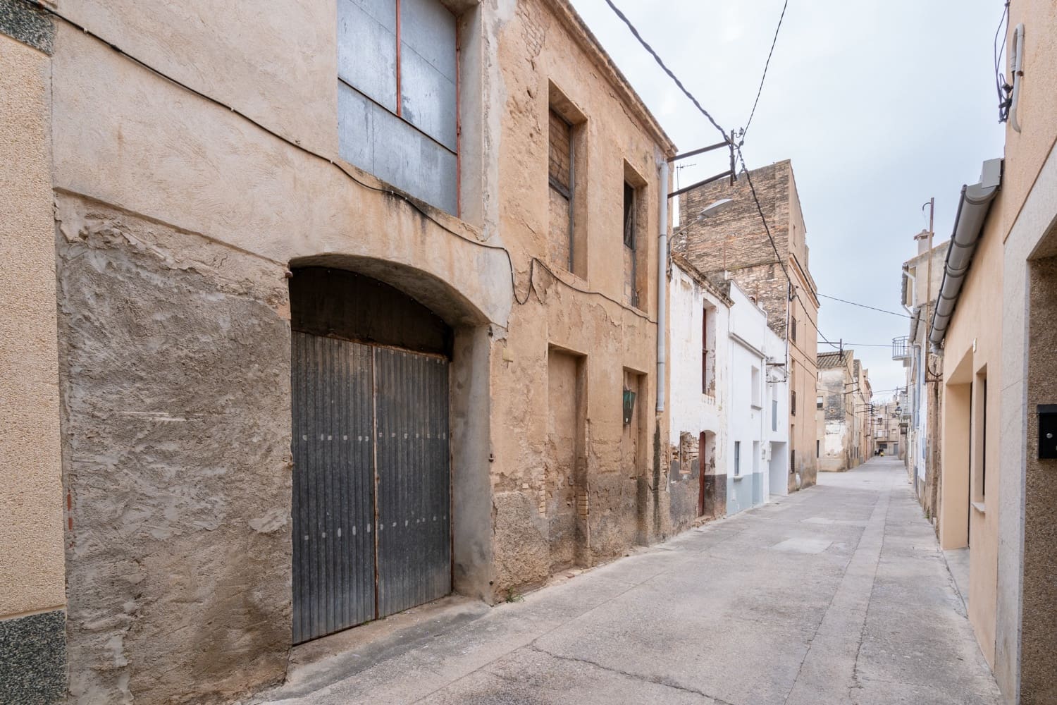 Byhus til salg i Tortosa - € 27.000 (Ref: 8779157)