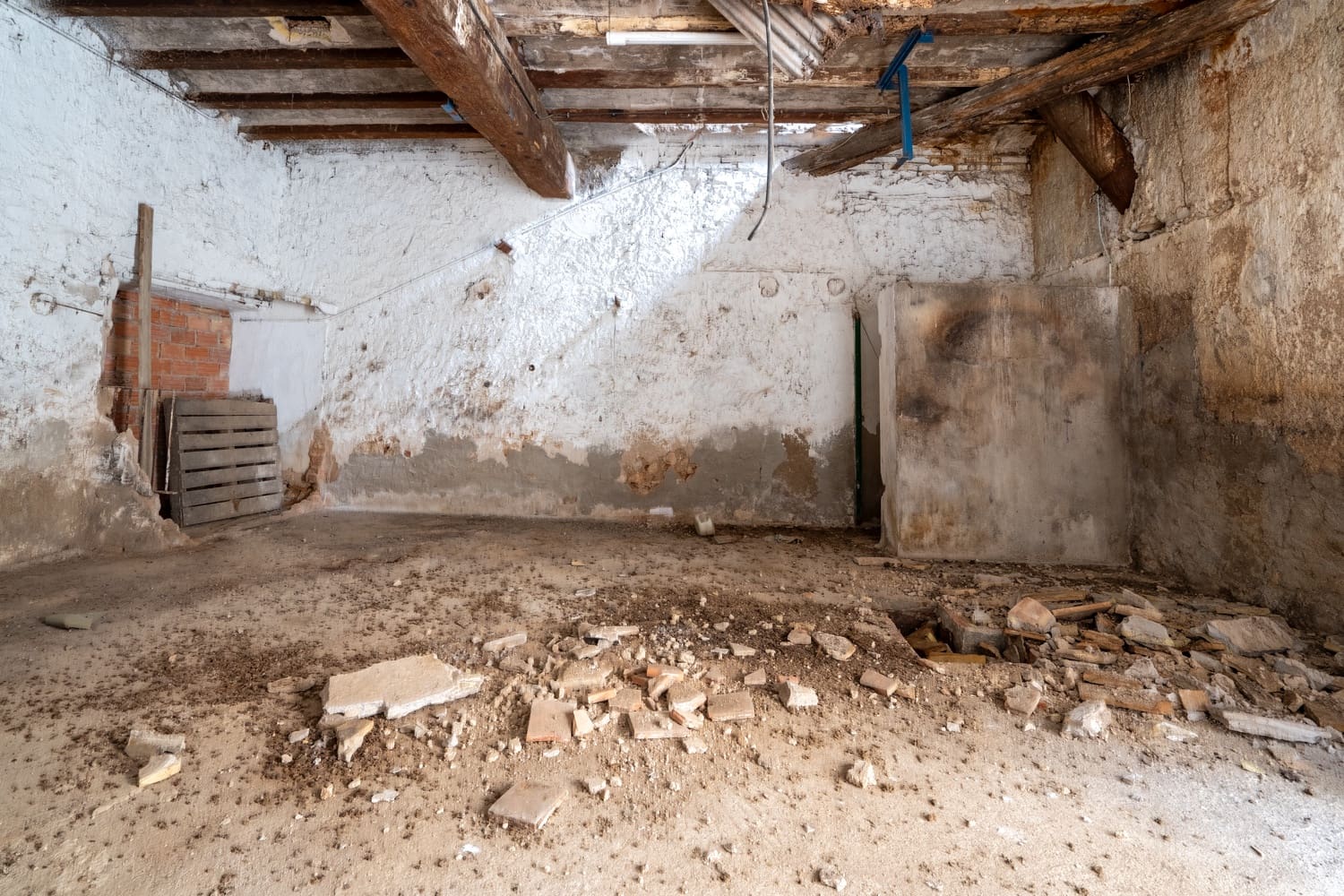 Byhus til salg i Tortosa - € 27.000 (Ref: 8779157)