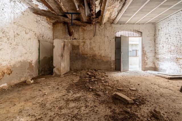 Byhus til salg i Tortosa - € 33.000 (Ref: 8779157)