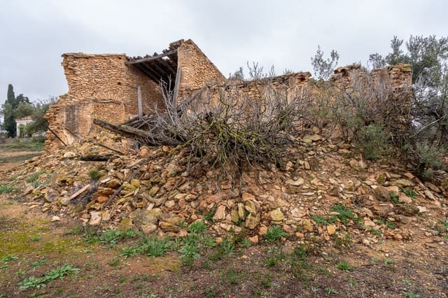 Finca/Herregård til salgs i Vinallop, Tortosa - € 30 000 (Ref: 8811035)
