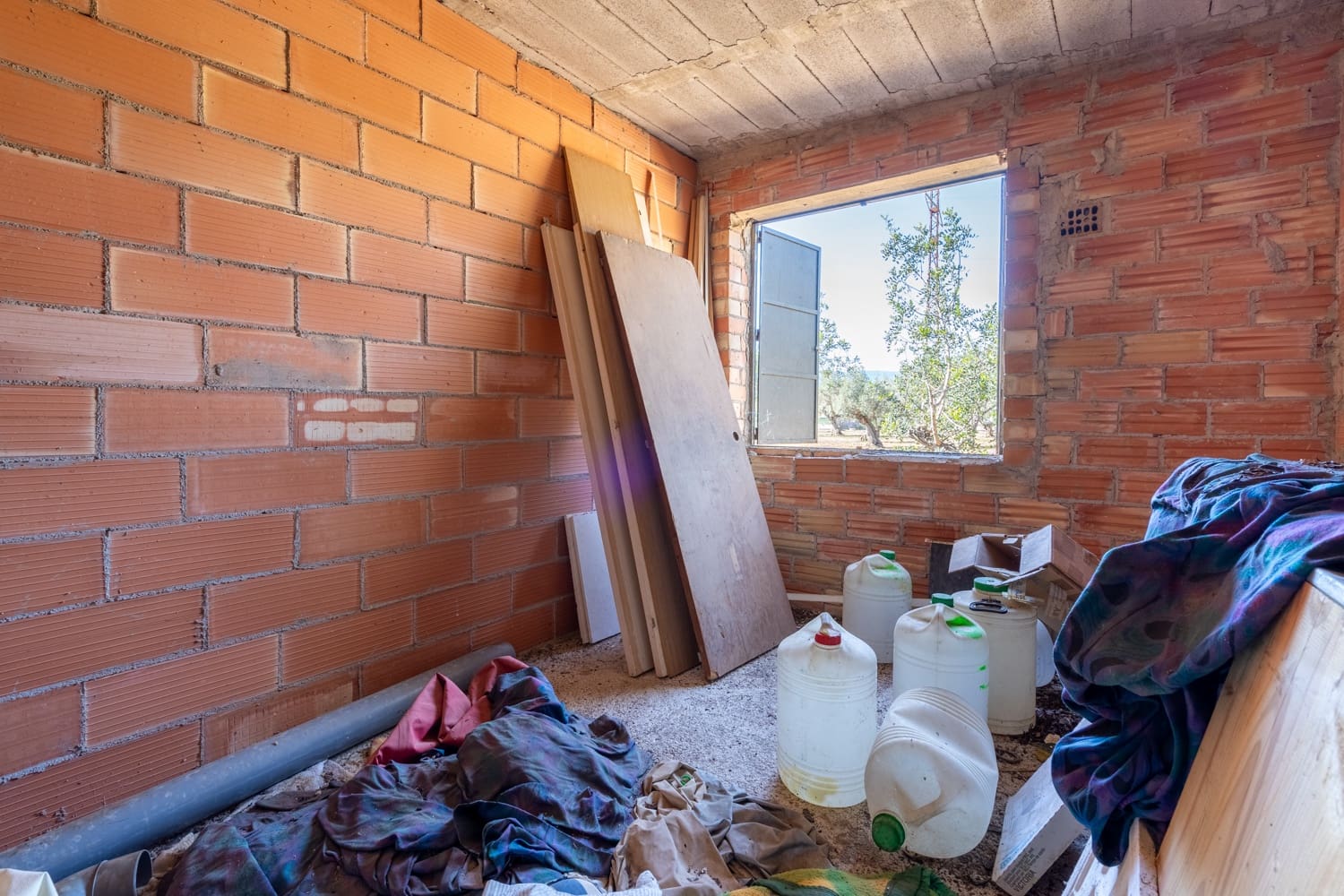 2 soveværelse Finca/Landehus til salg i Tortosa - € 53.000 (Ref: 8813448)