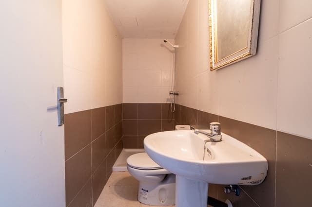 Garage til salg i Tortosa - € 215.000 (Ref: 8814096)