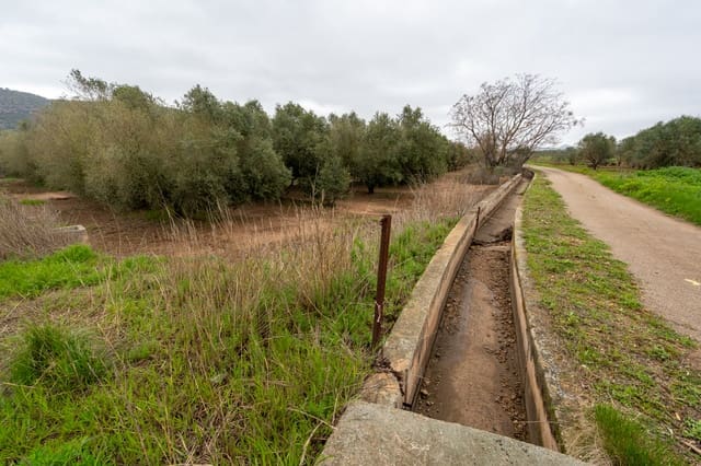 Finca/Country House for sale in Ulldecona - € 80,000 (Ref: 8915710)