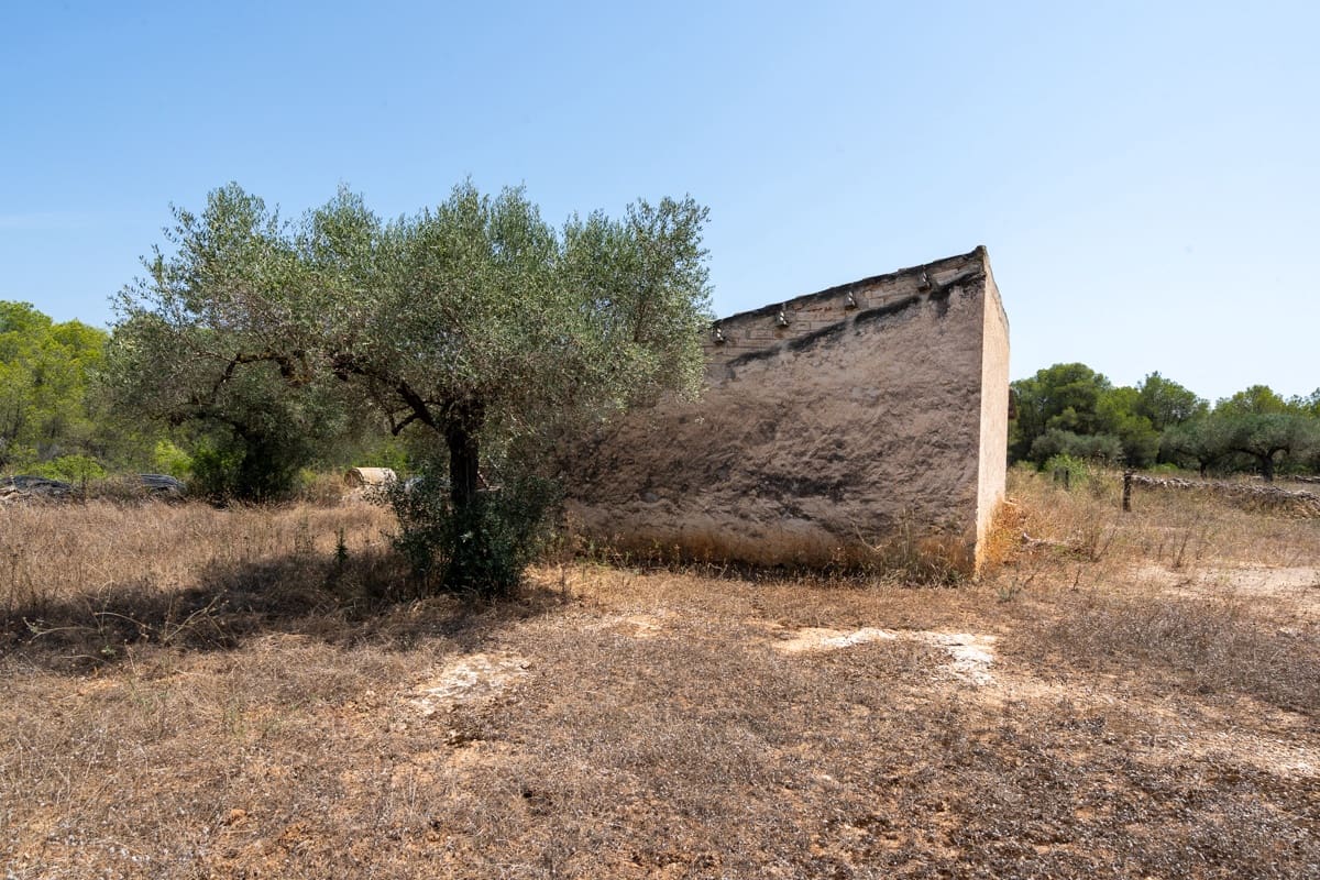 Finca/Herregård til salgs i Ginestar - € 74 000 (Ref: 9167179)