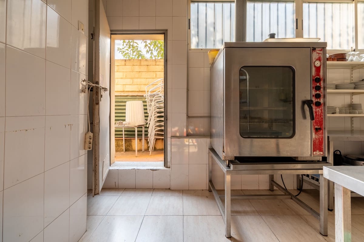 Erhverv til salg i Tortosa - € 140.000 (Ref: 9177126)