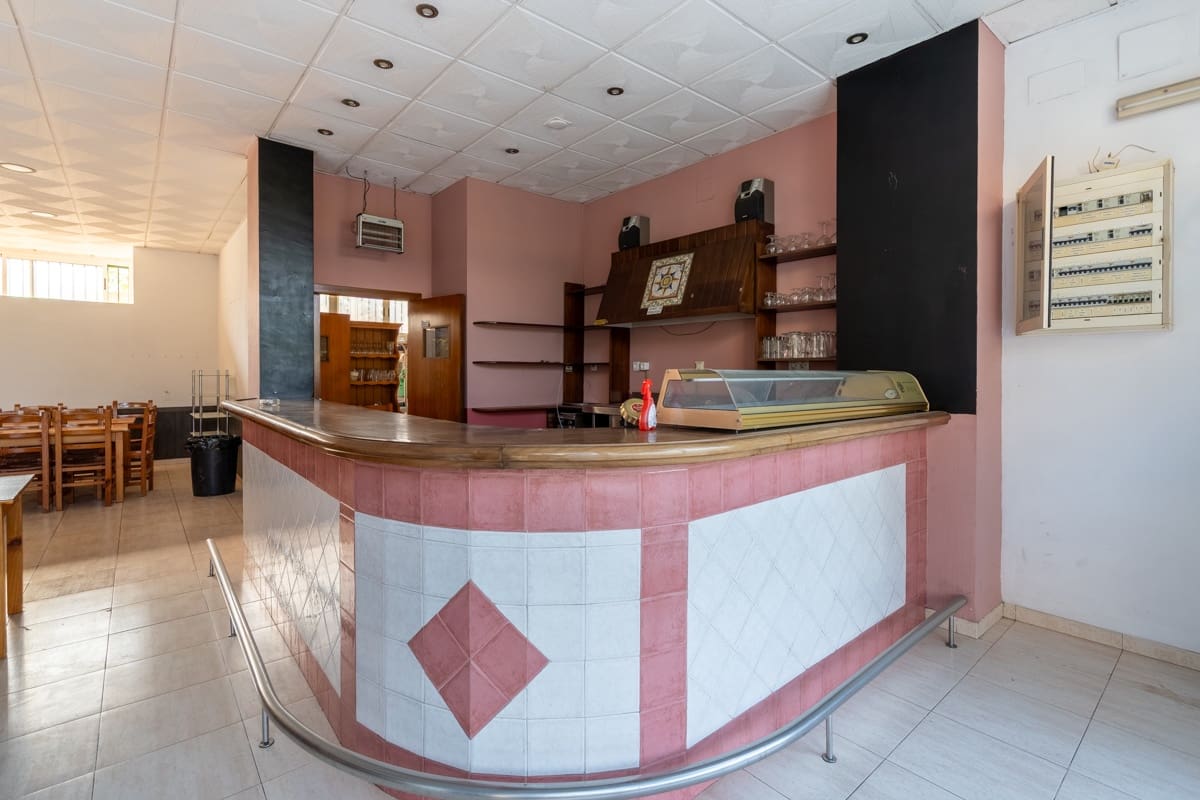 Erhverv til salg i Tortosa - € 140.000 (Ref: 9177126)