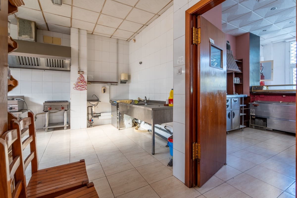 Erhverv til salg i Tortosa - € 140.000 (Ref: 9177126)