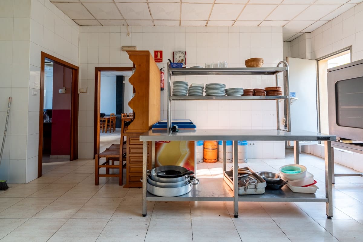 Erhverv til salg i Tortosa - € 140.000 (Ref: 9177126)