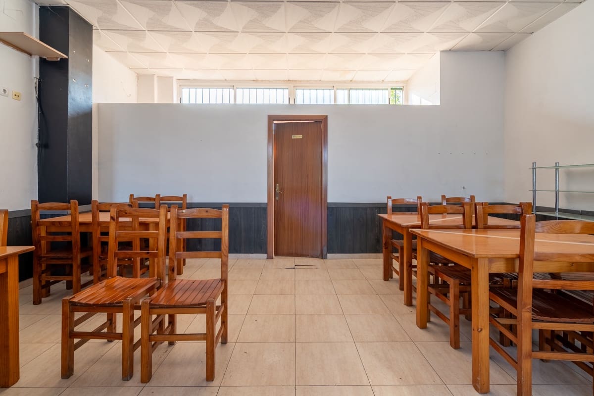 Erhverv til salg i Tortosa - € 140.000 (Ref: 9177126)