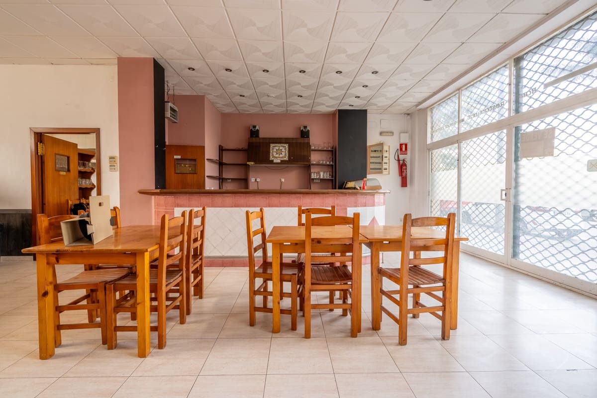 Erhverv til salg i Tortosa - € 140.000 (Ref: 9177126)