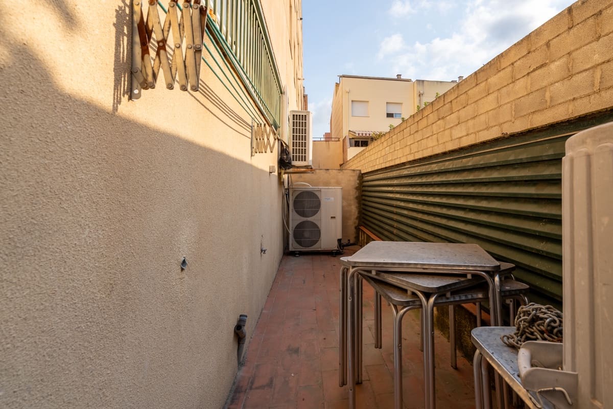 Erhverv til salg i Tortosa - € 140.000 (Ref: 9177126)