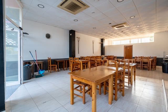 Kaupallinen myytävänä paikassa Tortosa - 140 000 € (Ref: 9177126)