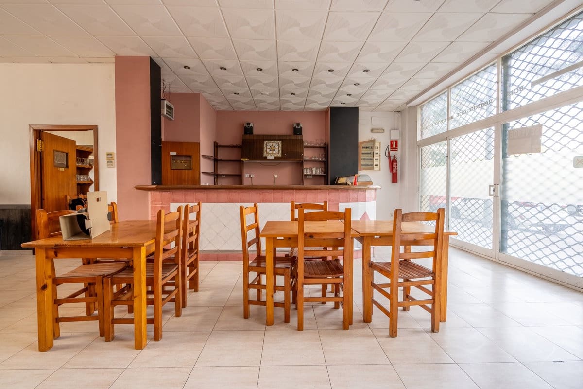 Erhverv til salg i Tortosa - € 140.000 (Ref: 9177126)